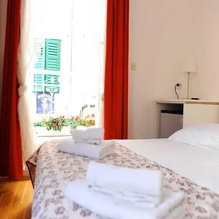 Gold Gæstehus Split